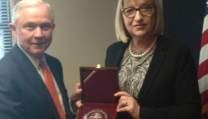 По време на втория ден от визитата си във Вашингтон министър Цачева запозна Сешънс с един от основните приоритети за Министерство на правосъдието