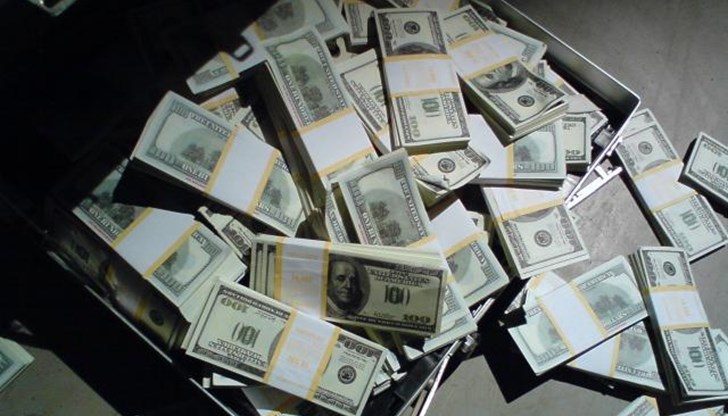 Щастливката казва: Просто обичам да играя на лотария! Щастливката казва: Просто обичам да играя на лотария!