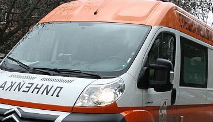 "Пасат" и "Корса" са се ударили челно "Пасат" и "Корса" са се ударили челно