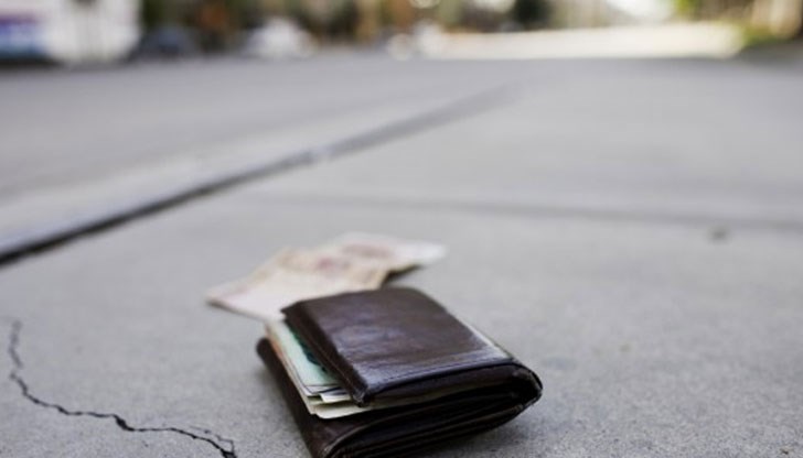 Собственикът наградил момчетата за доблестната им постъпка Собственикът наградил момчетата за доблестната им постъпка