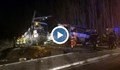 Влак блъсна училищен автобус във Франция