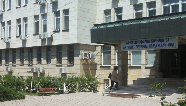 Бременната жена бе приета в лечебното заведение в събота, след като изпила пет вида лекарства и загуби бебето си