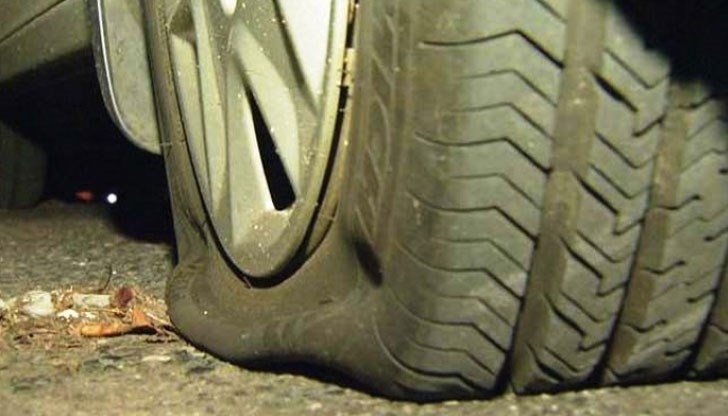 Две коли са станали жертва на вандалска проява в село Джулюница