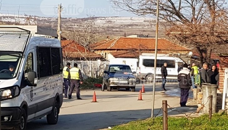 Роднини на семейството са пребили шофьора на колата