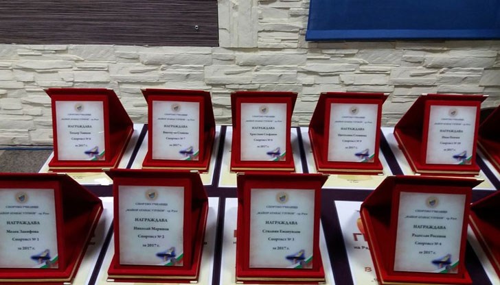 На първо място е Мелек Закифова - европейска шампионка по бокс за девойки до 16 години