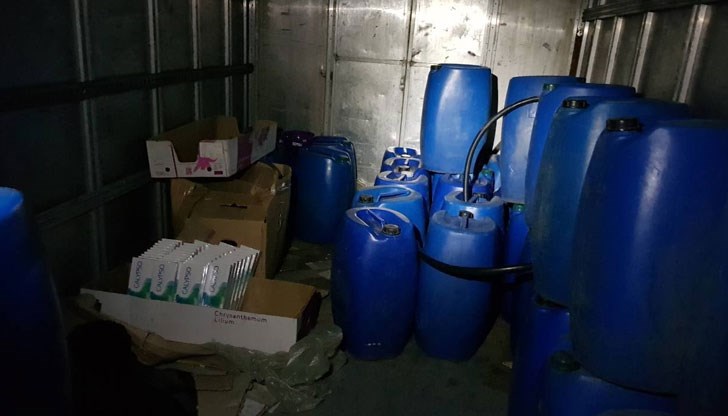 Митнически мобилни групи са извършили проверка на територията на неработещ индустриален обект в района на Горна Оряховица