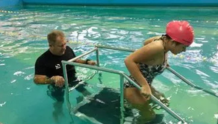 Плувецът от Русе Илиян Русев – Скури тренира деца с увреждания безплатно