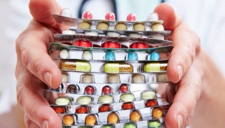 Медикаментите са изнасяни с фалшиви документи от болнични заведения, преопаковани и продавани в Западна Европа