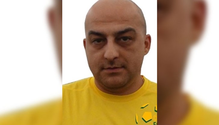 Той е бизнесмен и магистър-фармацевт, но от 2011 г. няма право да практикува професията си Той е бизнесмен и магистър-фармацевт, но от 2011 г. няма право да практикува професията си