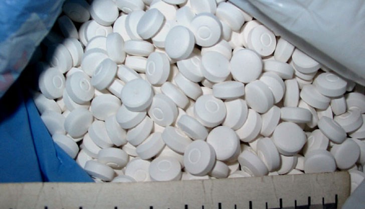 Задържаните са се занимавали с производство, пласиране и държане на наркотични вещества при полицейска операция в областта