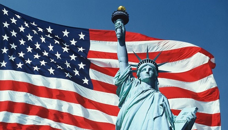 Американската мечта ни кара да вярваме, че трябва да преценяваме хората само по това, което са постигнали Американската мечта ни кара да вярваме, че трябва да преценяваме хората само по това, което са постигнали