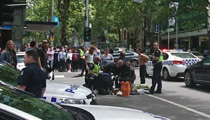 Най-малко 16 души са ранени, когато кола връхлетя пешеходци в Мелбърн