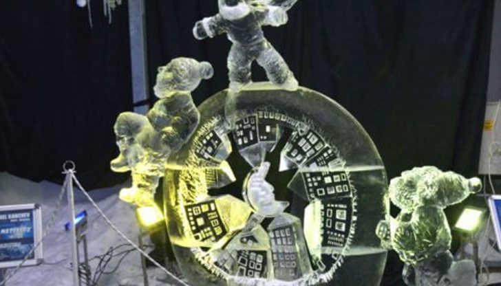 На второ място е русенецът Даниел Кънчев, който се представи с „Рождество“