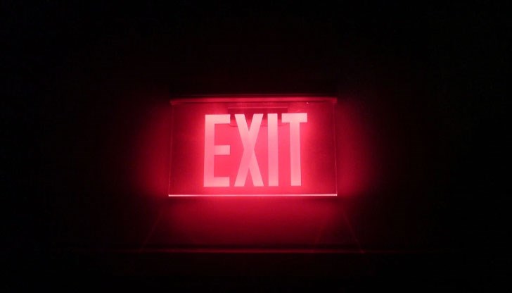 Преди около десетина години българите започнаха да се отказват от стремежа да следват и достигнат по-напредналите народи Преди около десетина години българите започнаха да се отказват от стремежа да следват и достигнат по-напредналите народи