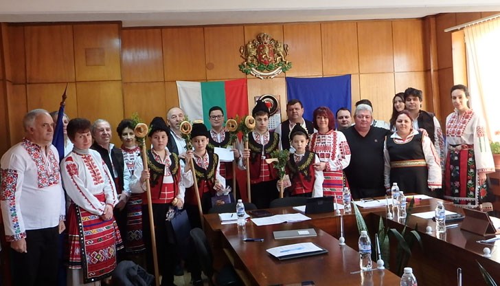 Последното за годината заседание на местния парламент в Ценово протече необичайно