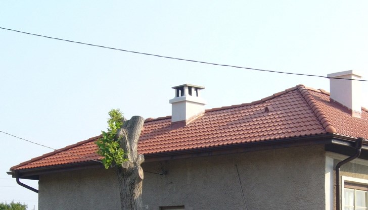 Все още не е ясно какво е правил на покрива на новия си дом /Снимката е илюстративна/