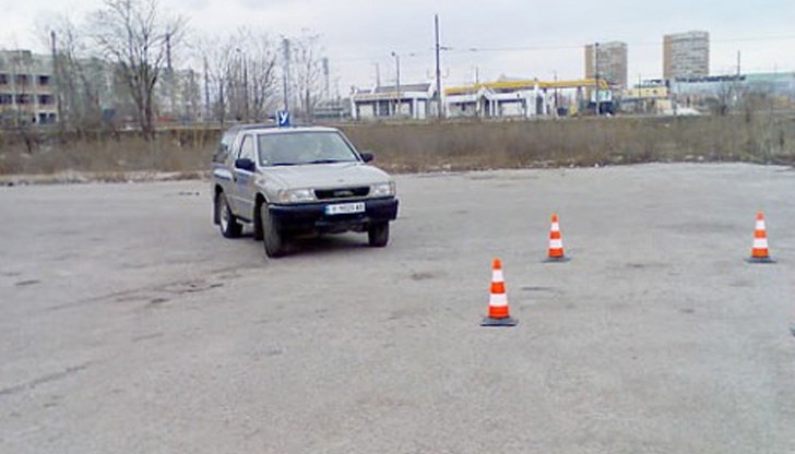 Вместо задължителните 31 часа, те шофират най-много 10 Вместо задължителните 31 часа, те шофират най-много 10