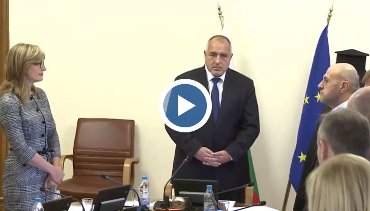 Премиерът се чуди защо вчера толкова е работил