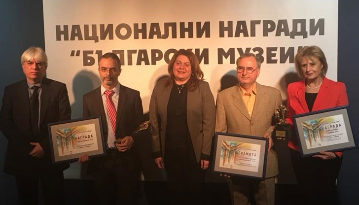 Грамотите на отличените са дело на русенския художник Огнян Балканджиев