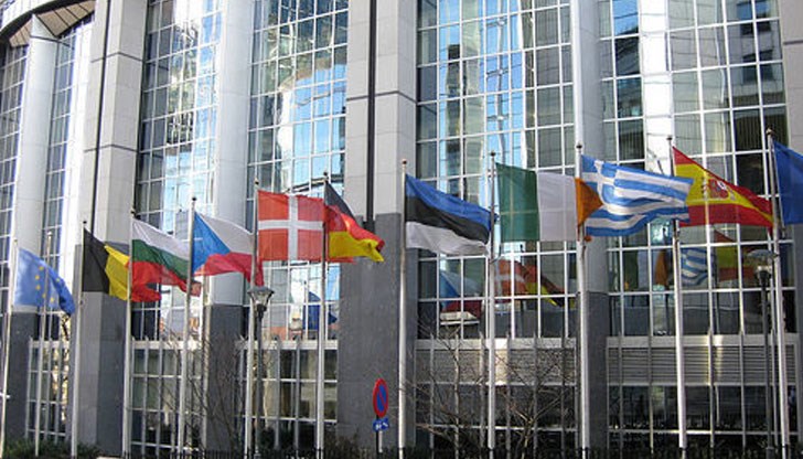 Българката получила друго палто вместо своето, в което имало странна бележка Българката получила друго палто вместо своето, в което имало странна бележка