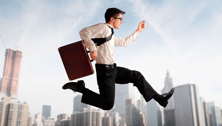 Този, който успее да се възползва от предоставения му шанс, ще придобие много полезни неща, не само в духовен план, но и в материален Този, който успее да се възползва от предоставения му шанс, ще придобие много полезни неща, не само в духовен план, но и в материален