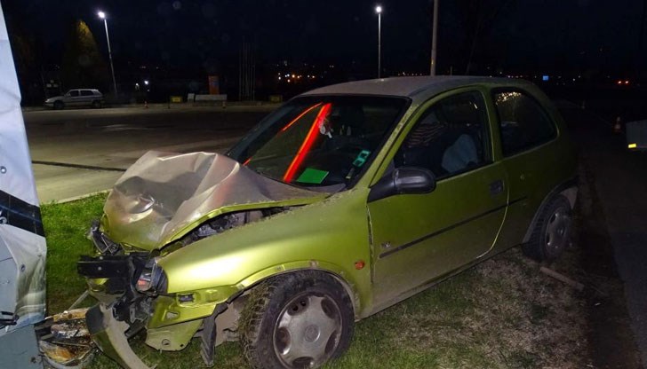 Пострадалата е транспортирана до МБАЛ с вероятна фрактура на крак, разбит нос и болки в гръдната област