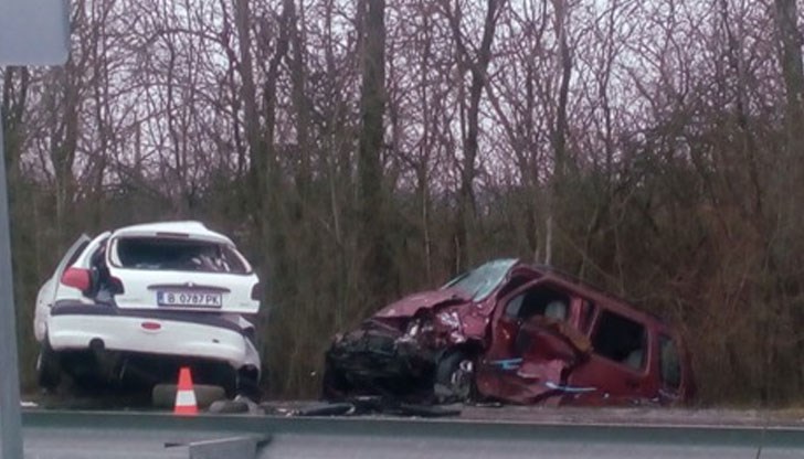 Бебе и млада жена са загубили живота си на пътя край село Ивански