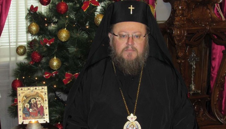 С Рождественско послание за благодат и мир се обърна към вярващите Русенският митрополит Наум