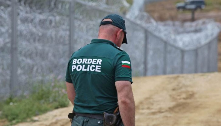 В камерите ще има вградени микрофони, т.е. ще се прави запис и на звук