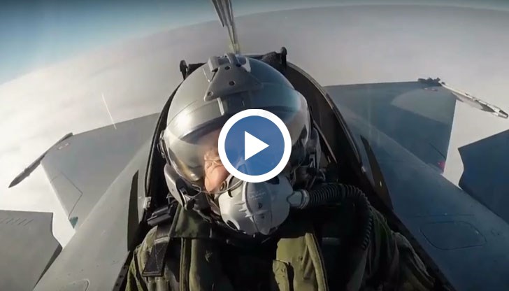 Българският президент бе истински ас с френския изтребител "Рафал"