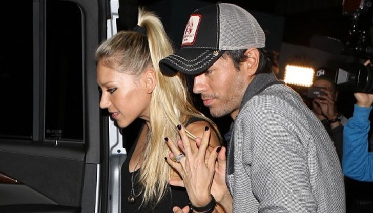 Анна Курникова роди в неделя момиченце и момченце