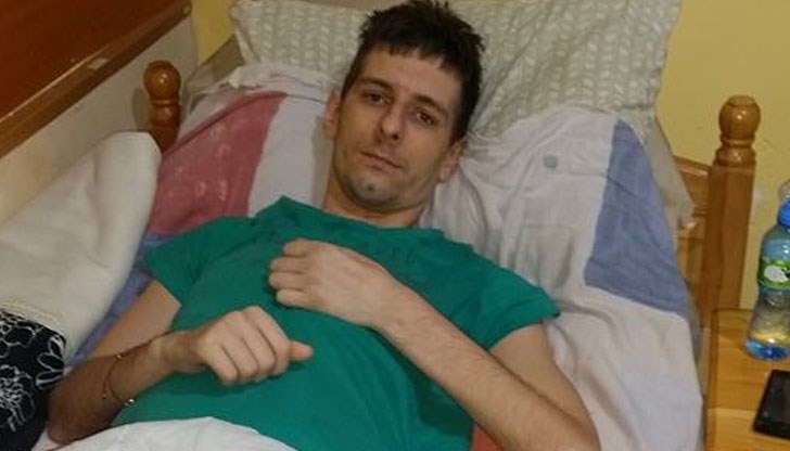 28-годишният Иво е принуден да живее в старчески дом