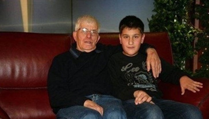 Родителят на шоумена ходел всеки месец в немска клиника, за да му дават по едно хапче
