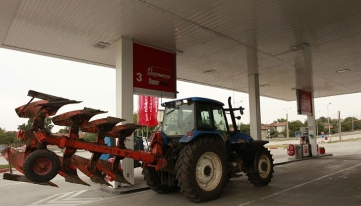 След приема на документи НАП проверява фактурите