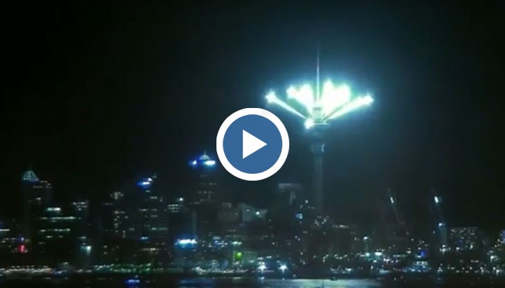 Окланд посрещна Новата година с много музика, фойерверки, танци и смях