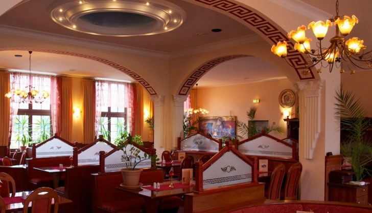 От ресторанта осигуряват квартира, храна и добро заплащане + осигуровки