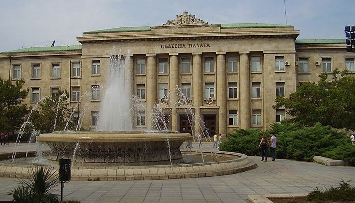 Марсел Б. пренесъл 18 килограма марихуана на стойност 73 хиляди лева Марсел Б. пренесъл 18 килограма марихуана на стойност 73 хиляди лева