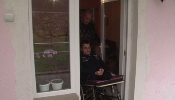 Терапията на Йосиф е прекъсната, въпреки че Фондът за лечение на деца е одобрил финансирането на нужния медикамент Терапията на Йосиф е прекъсната, въпреки че Фондът за лечение на деца е одобрил финансирането на нужния медикамент