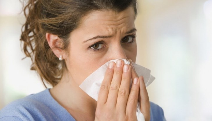 Грипът започва много рязко, с вдигане на висока температура, силна отпадналост, мускулни болки и главоболие Грипът започва много рязко, с вдигане на висока температура, силна отпадналост, мускулни болки и главоболие