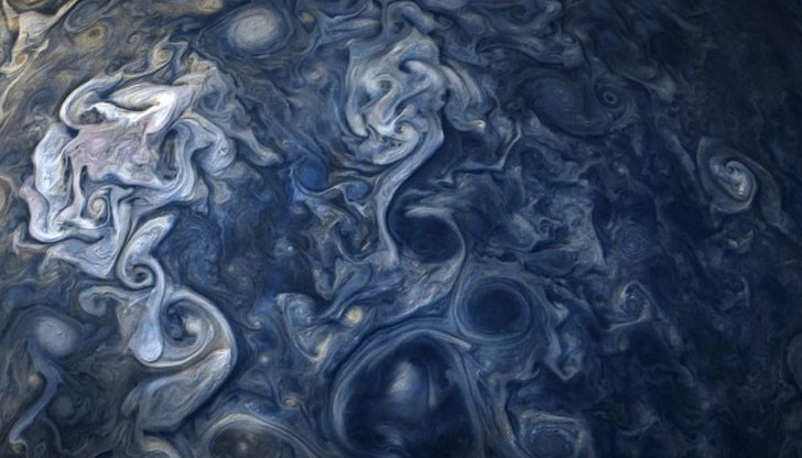 НАСА публикува кадър, заснет от космическия апарат „Юнона“