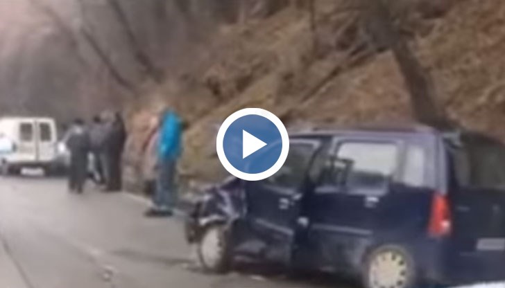 Верижна катастрофа блокира движението