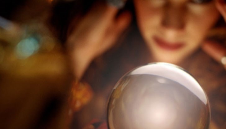 Пенсионерът ги пуснал в дома си, защото двете жени можели да развалят магии Пенсионерът ги пуснал в дома си, защото двете жени можели да развалят магии