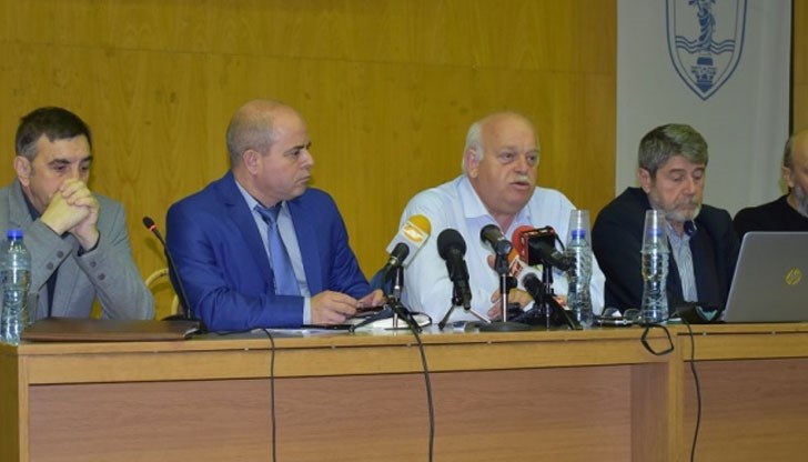 През 2018 г. ще стартират тръжните процедури за изграждането на автомагистралата, каза в Русе инженер Дончо Атанасов През 2018 г. ще стартират тръжните процедури за изграждането на автомагистралата, каза в Русе инженер Дончо Атанасов