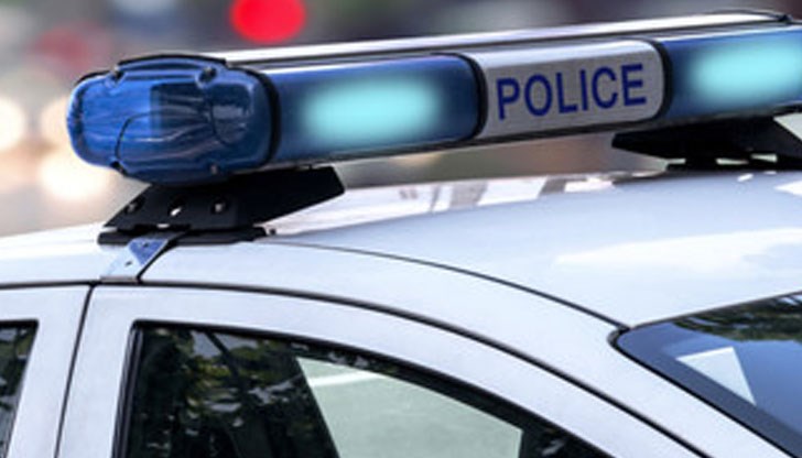 Служителите на полицията ще следят за реда и сигурността в районите на заведенията, хотелите и ресторантите, в които ще празнуват настоящите и вече завършили студенти Служителите на полицията ще следят за реда и сигурността в районите на заведенията, хотелите и ресторантите, в които ще празнуват настоящите и вече завършили студенти