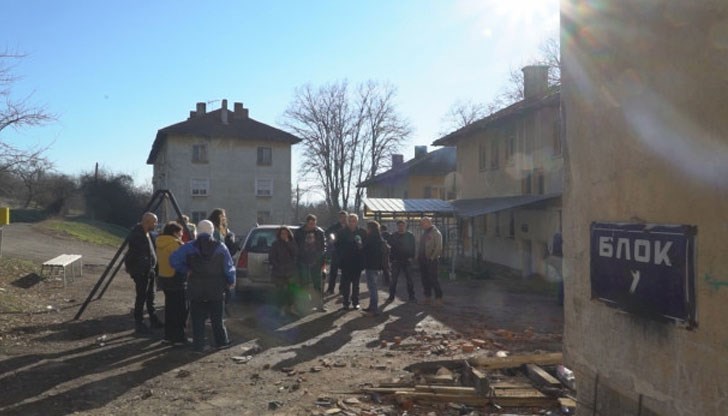 Пожар изпепели сградата, в която те са живеели Пожар изпепели сградата, в която те са живеели