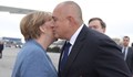 Борисов посрещна Меркел на летището в София