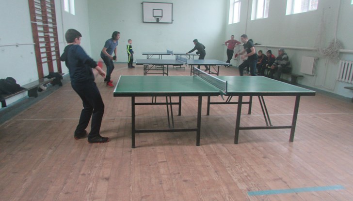 За първенците в турнира бяха осигурени парични премии