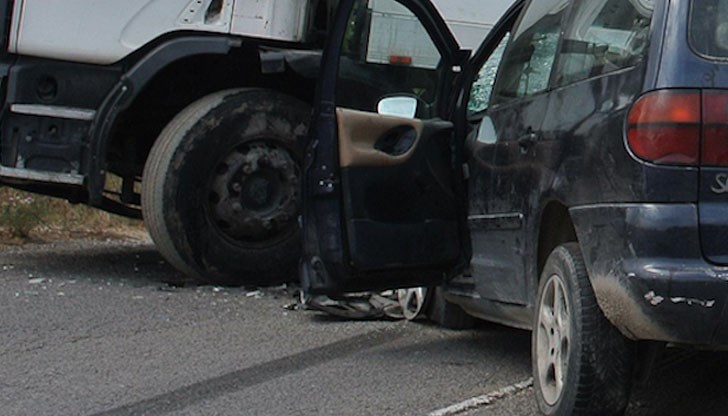 В района на катастрофата се е образувала тапа от автомобили, има задръстване и на  изхода на Велико Търново към Хаинбоаз / Снимката е илюстративна