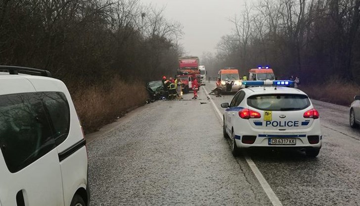 По непотвърдена информация са се сблъскали Фиат Пунто и БМВ