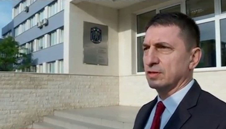 Христо Терзийски каза, че в обкръжението на заподозрения за шесторното убийство в Нови Искър Росен Ангелов е имало хора, които са знаели, че той е обявен за издирване още през 2009 година